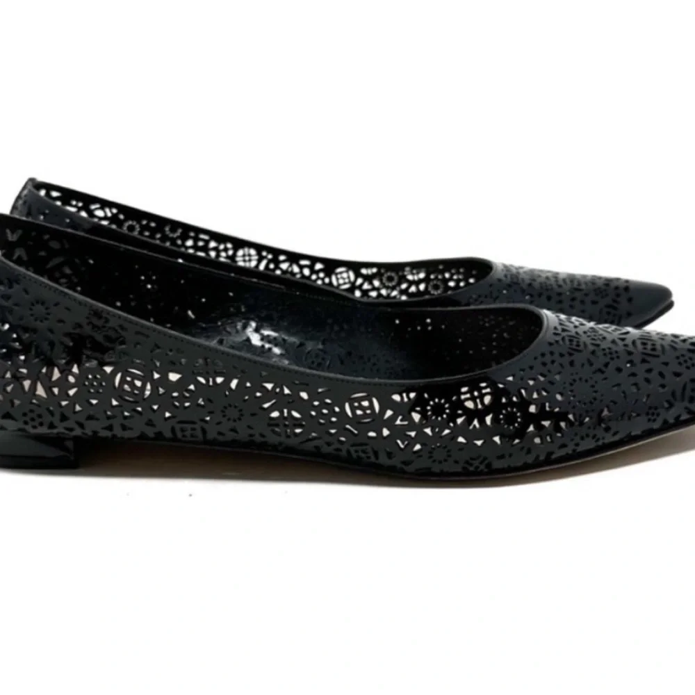 Manolo Blahnik laser-cut patent flats - Picture 2 of 10